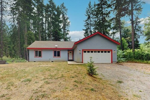3BR lakefront dog-friendly house