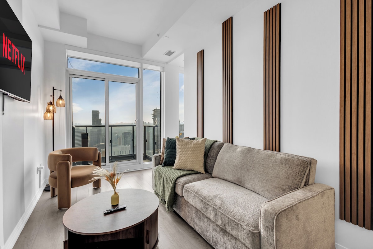 Premium Condo, 3 Bedrooms, Non Smoking, 2 Bathrooms | Living area | 50-inch TV with digital channels