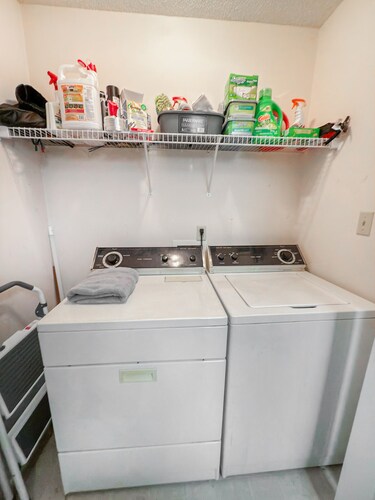 Cozy 2-bedroom duplex on a quiet country road, two miles from Fayetteville,
