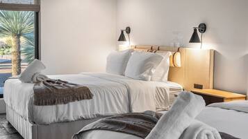 Luxury Villa, Mountain View | Blackout drapes, iron/ironing board, WiFi (free)