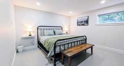 Country Nook 2-bedroom apartment in farming community of Alma 12 min from Elora.
