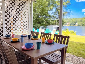 Outdoor dining - Lakefront - Kids' Hangout - Fire Pit - Kayaks (Barnstead)