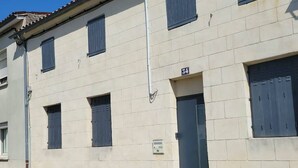 Exterior - Maison 3 chambres avec patio centre ville de Jonzac animaux acceptés (Jonzac)