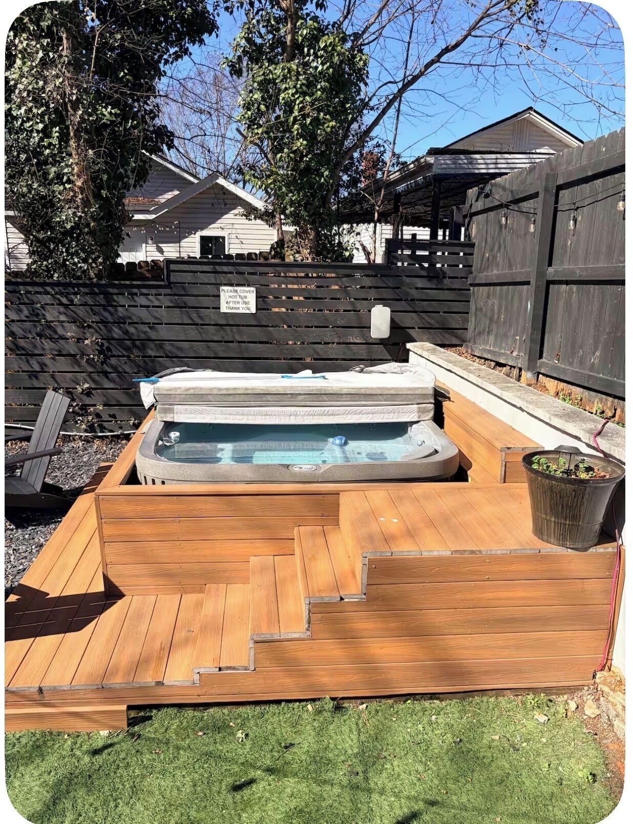 Outdoor spa tub