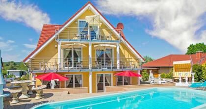 Holiday Apartment With 1 Bedroom