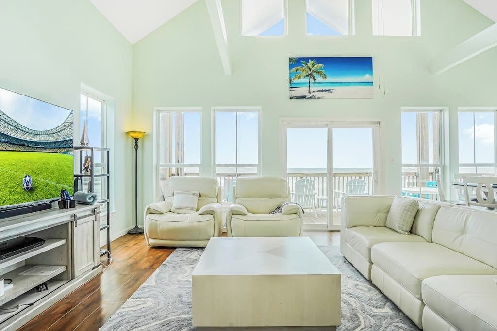 TV, DVD player, offices