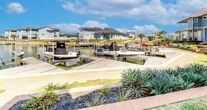Dolphin View - Waterfront, Pool & Boat Slip