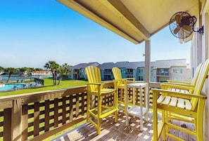 Property grounds - Beachaholic - Bay Views, Pool, Near the Beach (Rockport)