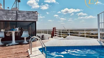 Apartamento Premium | Piscina | Una piscina al aire libre