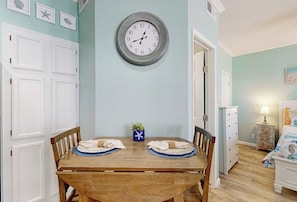 Dining - Island Getaway - Pool, Hot Tub & Sauna Near Beach (Corpus Christi)