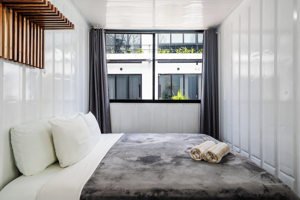 Apartament de luxe, vistes a la piscina | Wifi gratuïta 