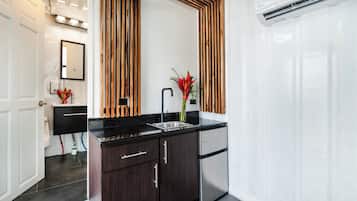 Luxury Apartment, Pool View | Private kitchen | Mini-fridge, stovetop, cookware/dishes/utensils