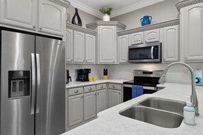 Kitchen - Retama Landing #3 - Pool & Balcony, Walk to Beach (South Padre Island)