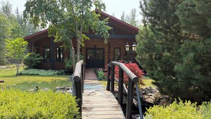 Unclassified image, 3 of 28, button - Boutique Beach Retreat - near Hotsprings (Nakusp)
