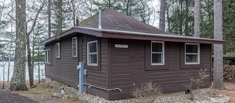 Ashwood Cabin, Resort, Lake, Beach, Kayaks & More