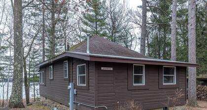 Ashwood Cabin, Resort, Lake, Beach, Kayaks & More