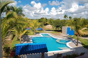 Pool - Rancho Papá Tan 8 habitaciones-Tu Refugio Privado para Vacacionar (Higuey)