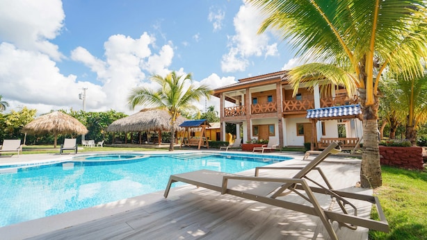 Pool - Rancho Papá Tan 8 habitaciones-Tu Refugio Privado para Vacacionar (Higuey)