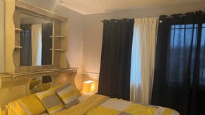 Room, 1 Bedroom, Fireplace - Room-a Home Away From Home (Oakville)