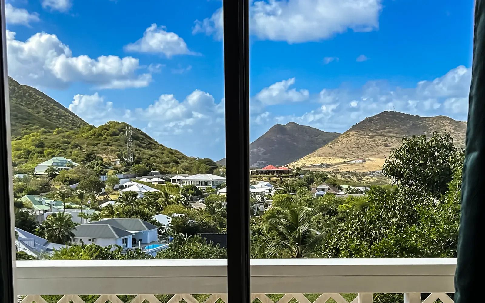 Suite estudio Deluxe, vista a la montaña | Interior