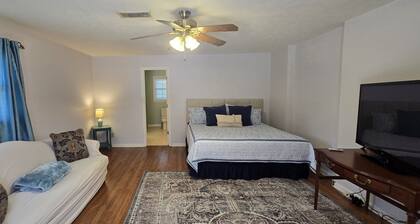 3 bed, 2 bath home near city center
