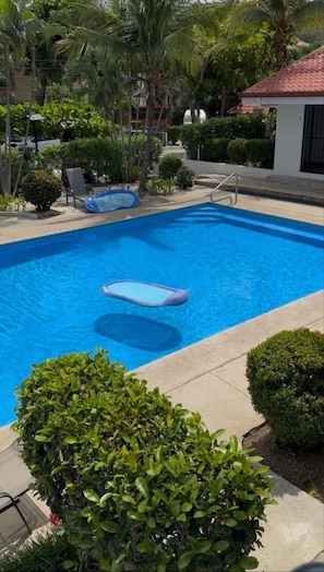 Pool - Poolside 2-Bedroom Retreat | Walking Distance to Coco Beach (Guanacaste Province)