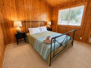 Room - Sunshine Daydream /Town Center/RV Parking/AC/River (Kernville)