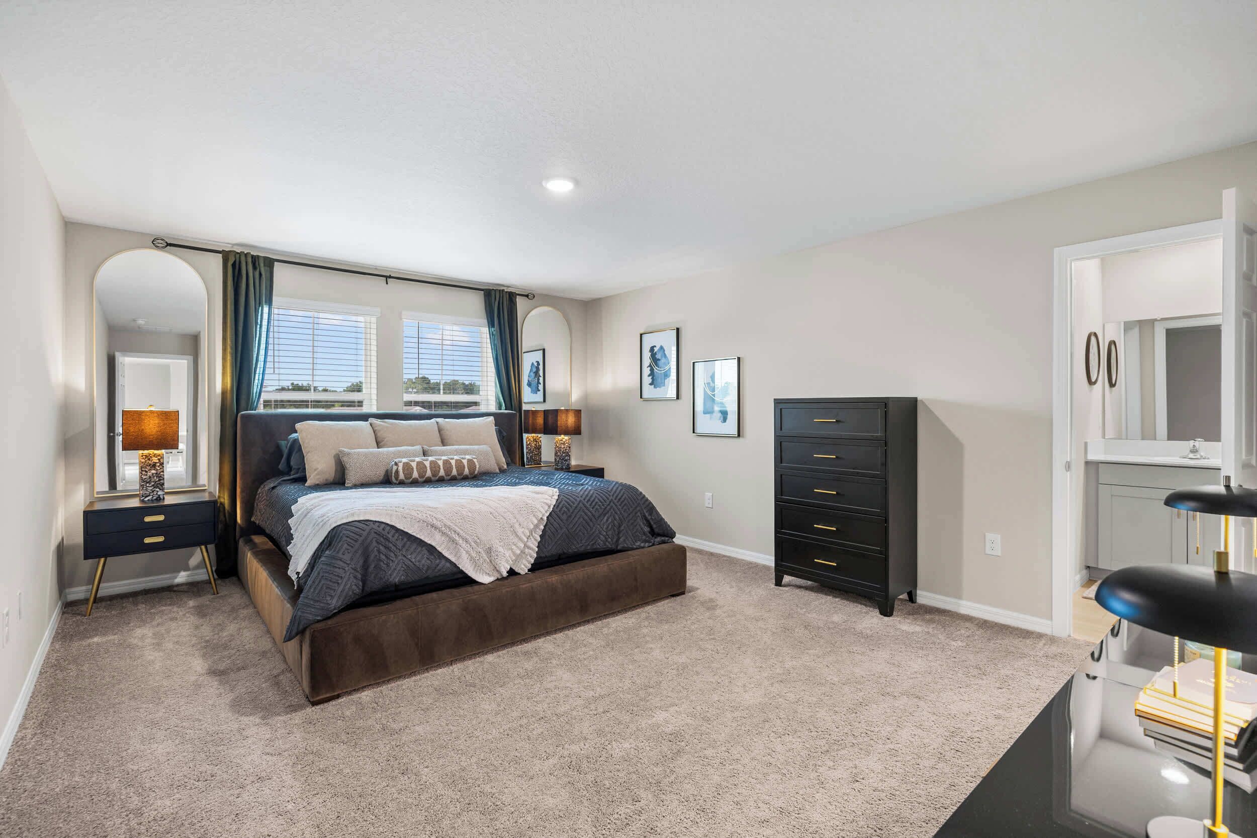 4 bedrooms, desk, iron/ironing board, travel crib