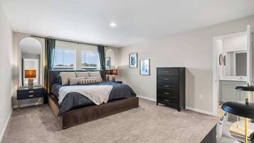 4 bedrooms, desk, iron/ironing board, travel crib