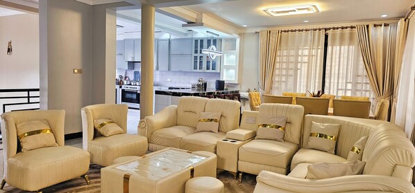 Living area - Babz Residence, A private countryside retreat in a serene natural setting (Lutaba Trading Centre)