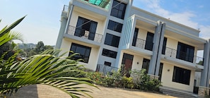 Exterior - Babz Residence, A private countryside retreat in a serene natural setting (Lutaba Trading Centre)