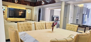 Dining - Babz Residence, A private countryside retreat in a serene natural setting (Lutaba Trading Centre)