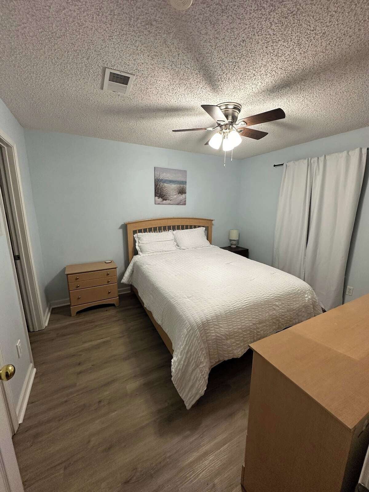 2 slaapkamers, een strijkplank/strijkijzer, wifi, beddengoed