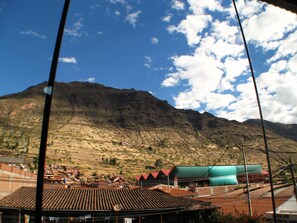 A mountainous landscape with a clear sky. - IMASMATI WASI (Pisac)