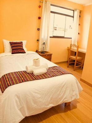 Unclassified image, 2 of 14, button - IMASMATI WASI (Pisac)