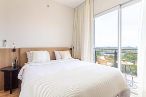 Apartemen Klasik, balkon, pemandangan kota | Setrika/meja setrika dan Wi-Fi gratis