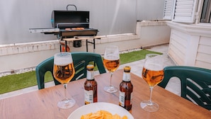 Outdoor dining - Vrbo Property (Maracena)