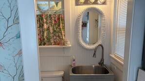Bathroom - Welcome to Nana’s Cottage! Welcoming warmth and coziness awaits your arrival. (Matthews)