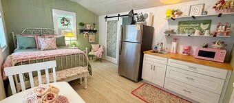Welcome to Nana’s Cottage! Welcoming warmth and coziness awaits your arrival.