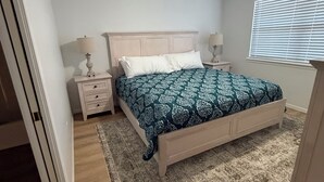 Room - Cozy 2-bedroom condo in charming Branson with AC and gym (Branson)