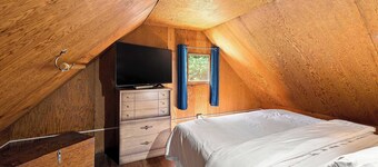 Cozy McCall Cabin | Near Payette Lake + Boat Slip