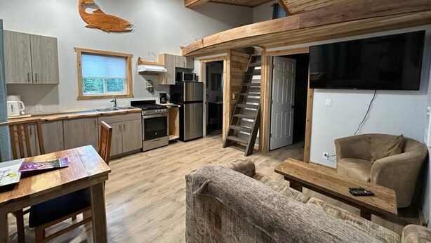 Living area - Tiny home 6A - Relax, Work & Play (Terrace)