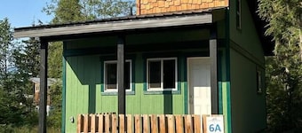 Tiny home 6A - Relax, Work & Play