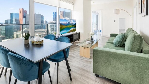 Living area - StayToronto - Central 2BR Suite with Queen Beds - DT (Toronto)