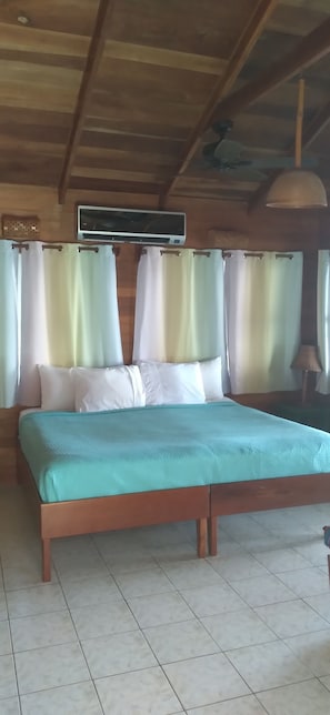 Room - Placencia Belize TWO cabanas on the sea with a pool! (Placencia)