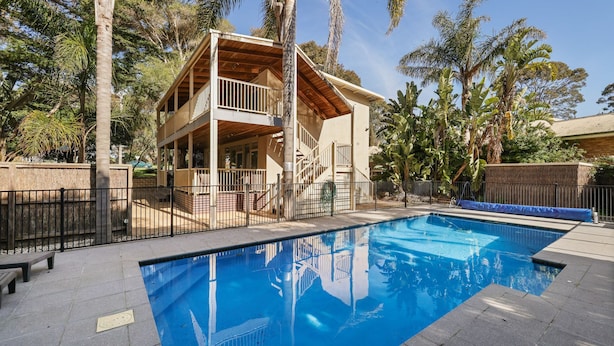 Pool - PI Holiday Retreat Unit 3 (Cowes)