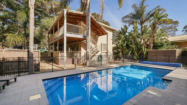 Pool - PI Holiday Retreat Unit 2 (Cowes)