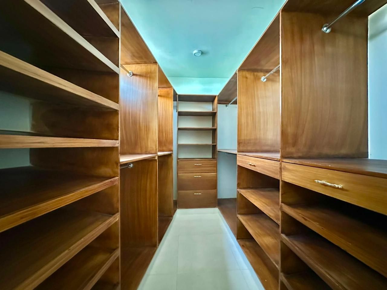 House, 4 Bedrooms, City View | Interior