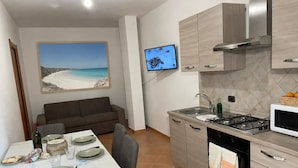 Private kitchen - Grande spazio esterno con idromassaggio (Valledoria)
