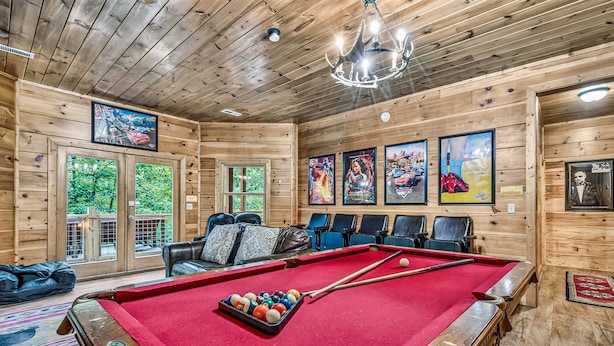 Unclassified image, 1 of 65, button - Free Dollywood Tix/Theater/Pool Table/Spacious (Sevierville)